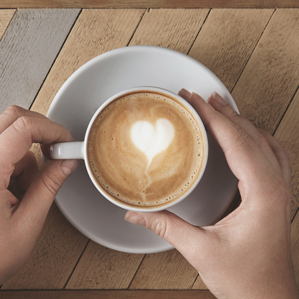 Cafe soluble sabor chai, taza con cafe aroma delicioso